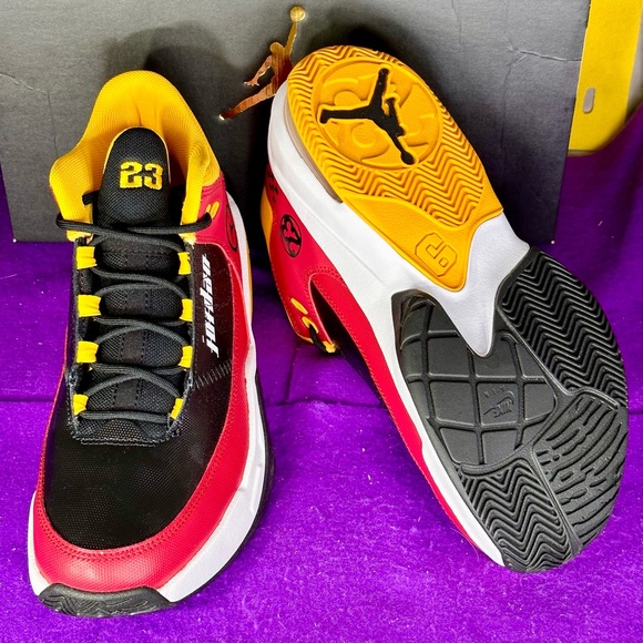 Jordan Max Aura 3 SE GS Red Black University Gold DJ6245 607 Men’s 6 Wmns 7.5 - Picture 6 of 12